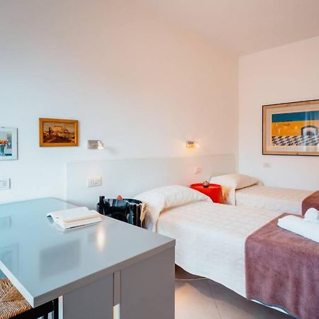 Grand Central Ventimiglia - Wifi & Parking Exterior foto